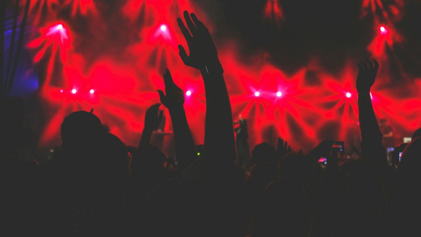 Her ses unge feste til koncert